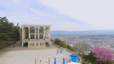Füniküler Restoran mimari Simgesel Yapı Tiflis Gürcistan, havadan görünümü