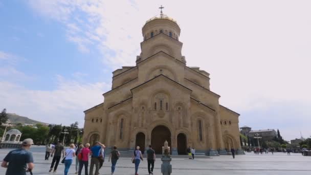 Tbilisi Georgië Circa Mei 2018 Sightseeing Stad Beroemde Heilige Drievuldigheid — Stockvideo