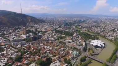 Metropolis'teki kiralık daireler turistler, hava görünümünü için yerleşim alanı