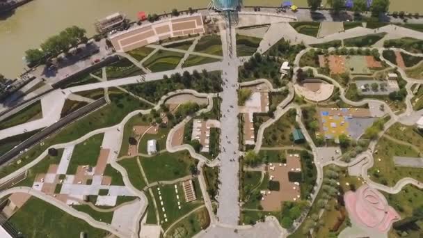 Schöner Würgepark Tiflis Öffentliches Naherholungsgebiet Erholung Freien Der Großstadt — Stockvideo