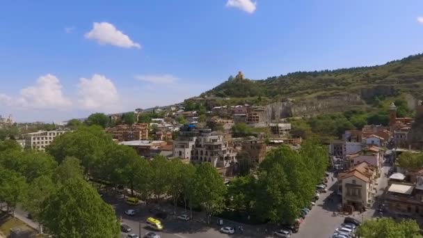 Bir Yerleşim Bölgesi Olan Tiflis Turistik Tarihi Merkezi Kiralık Daireler — Stok video