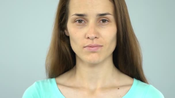 Message Aide Sur Affiche Entre Les Mains Une Femme Malheureuse — Video