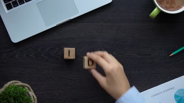 Ideias Mulher Negócios Fazendo Palavra Cubos Apresentação Novo Projeto Líder — Vídeo de Stock