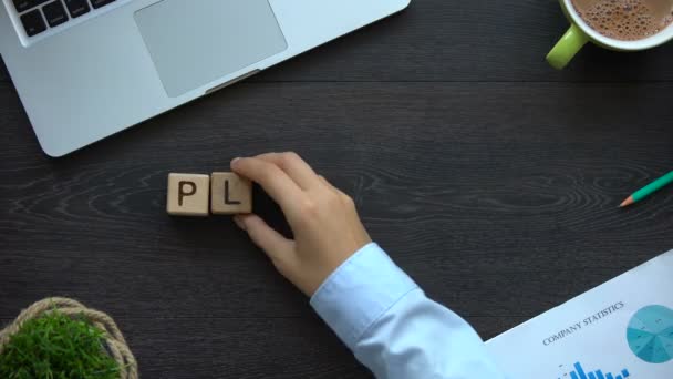 Planning Business Woman Making Word Cubes List Actions Reach Goals — Stock Video