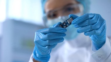 Eldiven aramaya microcircuit, bilgisayar güvenliği, teknoloji teknik alt