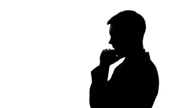 Ciddi adam siluet düşünme yaratıcı bir fikir, başlangıç, iş planlama