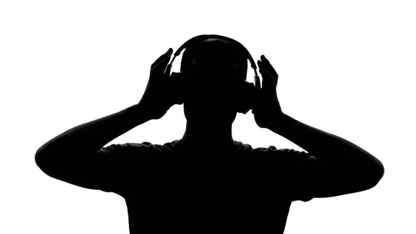 Silhueta Masculina Com Fones Ouvido Ouvindo Música Apreciando Melodia Inspiração — Fotografia de Stock