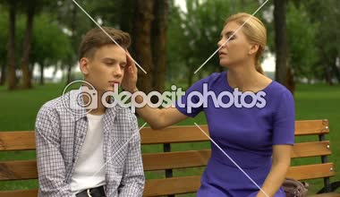 Onun oğlu, ergenlik sorunları, ergenlik ile iletişim kurmaya çalışan anne