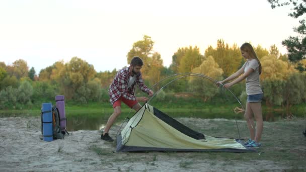 Para Rozklejanie Dome Namiot Szkolenie Zakresie Przetrwania Pustyni Podstawowe Umiejętności — Wideo stockowe