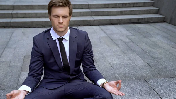 Young Handsome Businessman Lotus Position Stairs Self Control Big City — Stock Photo, Image