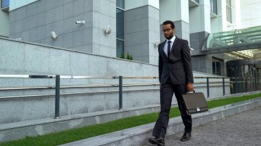 İş Merkezi Tükenmişlik, çalışma avitaminosis tarafından yürüyüş çok çalışan memur