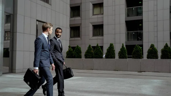 Business Partners Leaving Office Building Discussing Startup Important Meeting — Stock Photo, Image