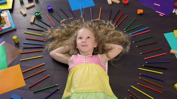 Beautiful Curly Blond Child Lying Floor Dreaming Presents — Stock Photo, Image