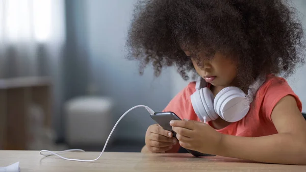 Little African Girl Studying Letters Using Educational App Smartphone Gadget — Stock Photo, Image