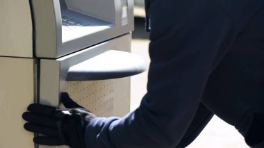 Otomatik vezne makinesi para nakil hizmet güvenliği kontrol güvenlik görevlisi