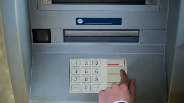 Düzeltme PIN kodu Atm klavyesinde, banka hesapları arasındaki sermaye transferi dostum