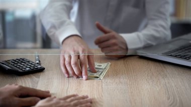 Dolar, kişisel harcama, mevduat, tasarruf istemci kredi veren banka memuru