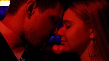 Gece kulübü partisi, beraberlik yakın çekim zevk mükemmel tarih genç çift