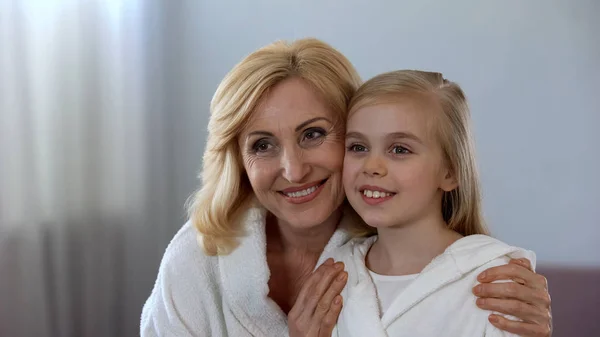 Aged Mother Hugging Her Long Awaited Daughter Looking Mirror Family — Stock Photo, Image