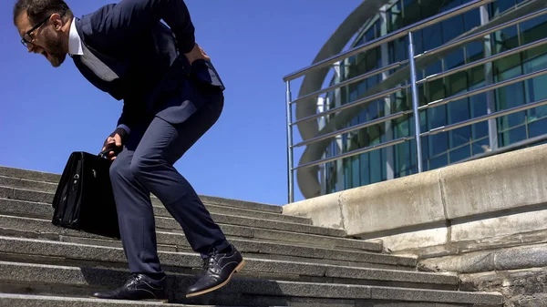 İş adam sırt ağrısı rahatsızlık, sağlık, romatizma acı