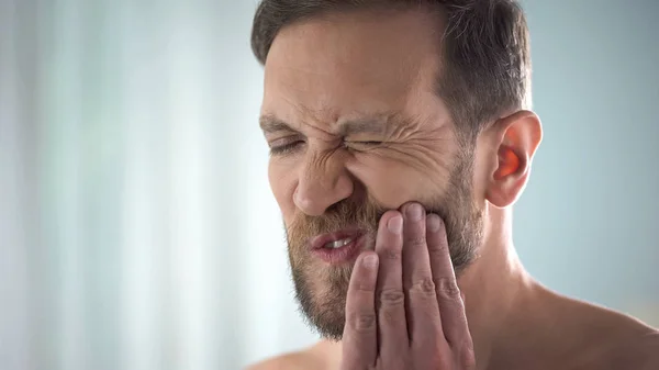 Мужчина Страдает Зубной Боли Сильной Зубной Боли Воспаления Мякоти Распада — стоковое фото