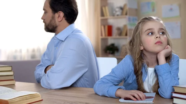 Misunderstanding Upset Father Daughter Dad Kid Sitting Table — Stock Photo, Image