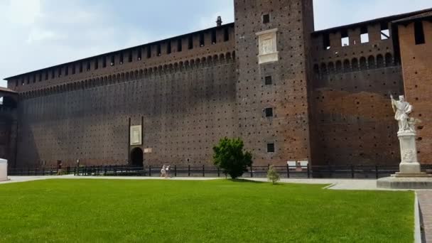 Sforza Kastély Milánó Olasz Híres Mérföldkő Városnézés Erőd Falai — Stock videók