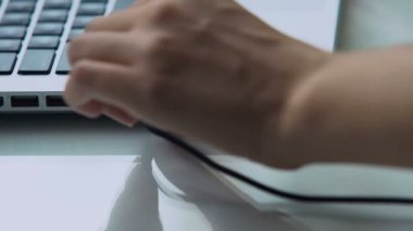 Kulaklık dizüstü jack, modern kişisel bilgisayar teknoloji dışında takmayı el