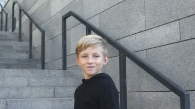 Küçük çocuk Metro, çocukluk güvenlik büyük şehirde, ağır çekim kalmadı