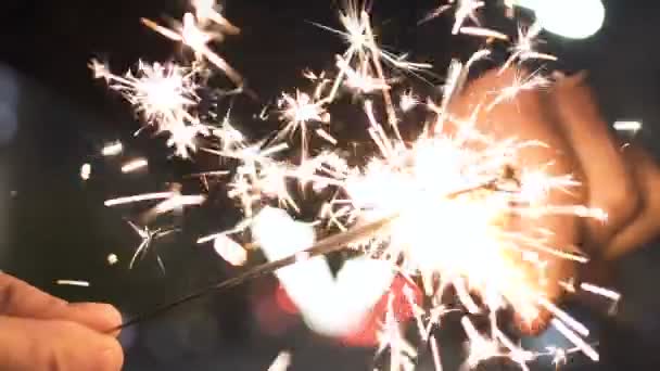 Friends Lightning Sparklers Christmas Party Good Mood Cheerful Company — Stock Video