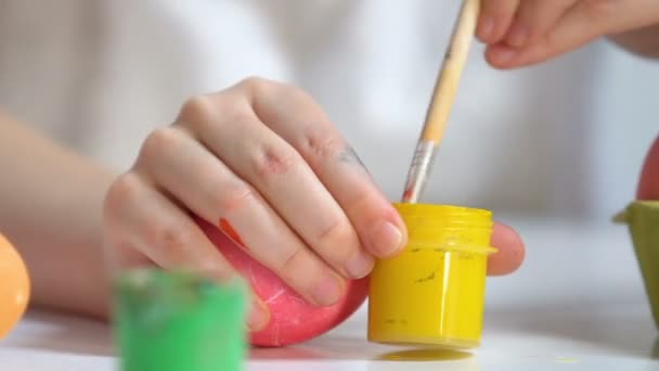 Children Hands Preparing Yellow Paint Draw Pattern Egg Easter Preparation — Stock Video