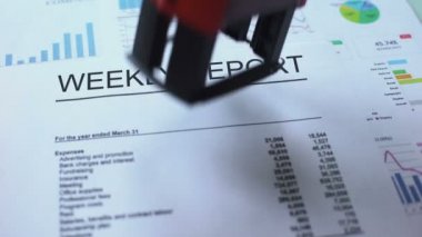 Haftalık rapor gizli, el mühür resmi belge, istatistik damgalama