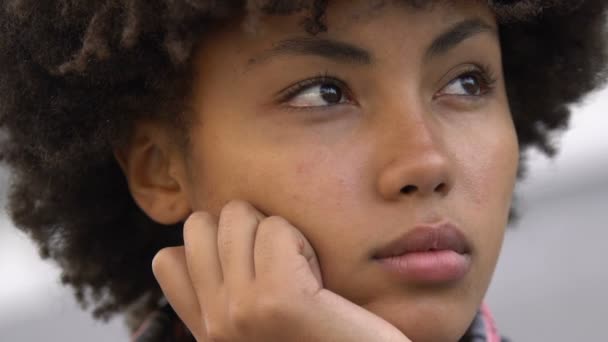 Curly Haired Afro American Girl Thinking Life Important Things Close — Stock Video