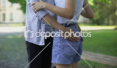 Unskillfully kız popo, ilk ilişkileri dokunmadan erkek eller