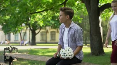 Kim, romantik ilişki, tarihi tahmin etmek kız erkek gözler kapanış