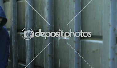 Üzgün yalnız çocuğun okul arka, sıkılmış genç sınıf atlama