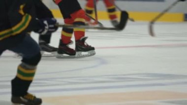 Şampiyonluk Kupası finalleri maçı, iki takım Stadyumu'nda buz hokeyi oynamak