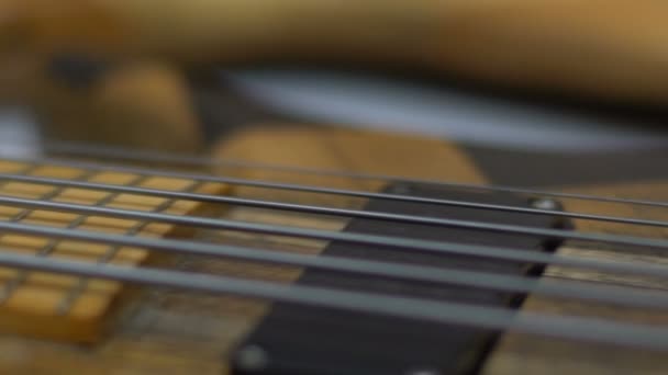 ギター クローズ アップ 音楽の趣味は クラシック ロック カントリー スタイル マクロを再生 — ストック動画