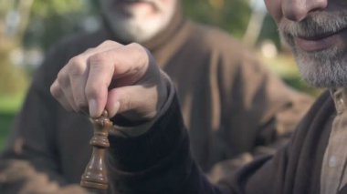 Kraliçe şekil rakipleri, satranç oyun stratejisi hakkında palavra Büyükbaba