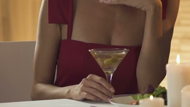 Vrouw Met Lichte Make Flirten Romantische Datum Dromen Van Rijke — Stockvideo