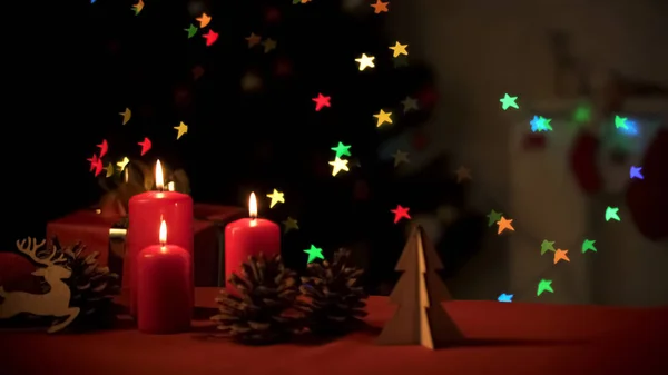 Decorações Natal Perto Árvore Cintilante Preparações Para Férias — Fotografia de Stock