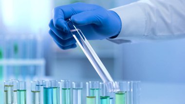 Kozmetik üretim, tüp sıvı örneği ile eğitim asistan