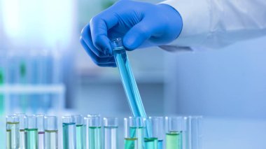 Mavi madde test tüpü, Çamaşırhane deterjan üretim içinde kontrol asistanı