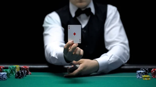 Casino Croupier Showing Ace Card Front Camera Poker Game Shuffling — Stock Photo, Image