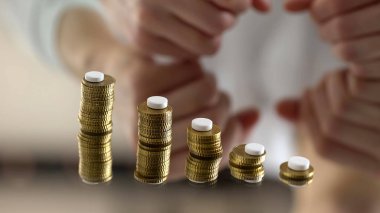 Paralar satır, ilaç sanayii iş, pahalı ilaç büyüyen yalan hapları