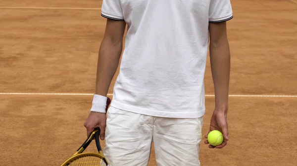 Jeune Joueur Tennis Tenant Raquette Ballon Préparant Pour Match Passe — Photo