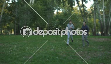 Eşcinsel çift, parkta koşu akşam eğitim, Aile tartışırken sorunları