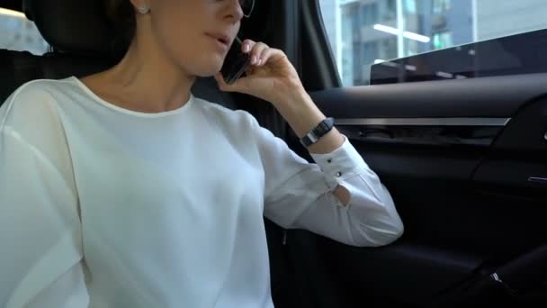 Nervous Lady Boss Annoyed Phone Call Throwing Gadget Out Car — Stock Video