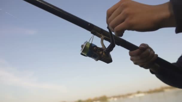 Fisherman Casting Spinning Rod Tutorial Beginners Fishing Gear Supplies — Stock Video