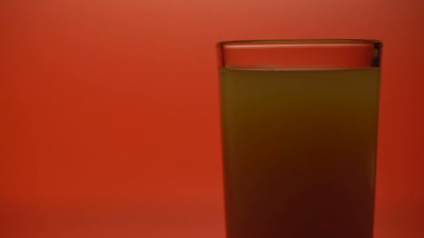 Portakal Suyu Cam Closeup Vitamini Diyet Ile Sağlıklı Gıda Yenileniyor — Stok video